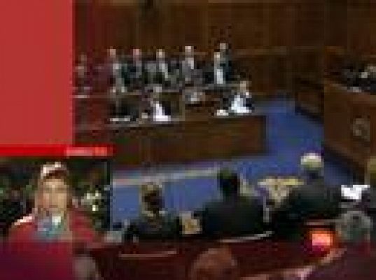  - Peter Robinson deja el cargo