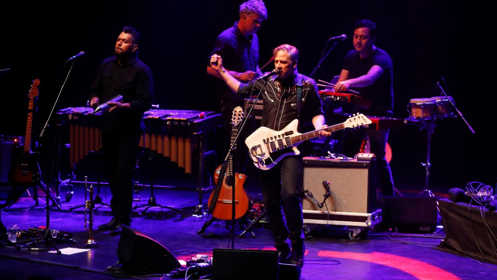 Calexico, de gira por España para presentar su nuevo disco, 'El Mirador' | Ver