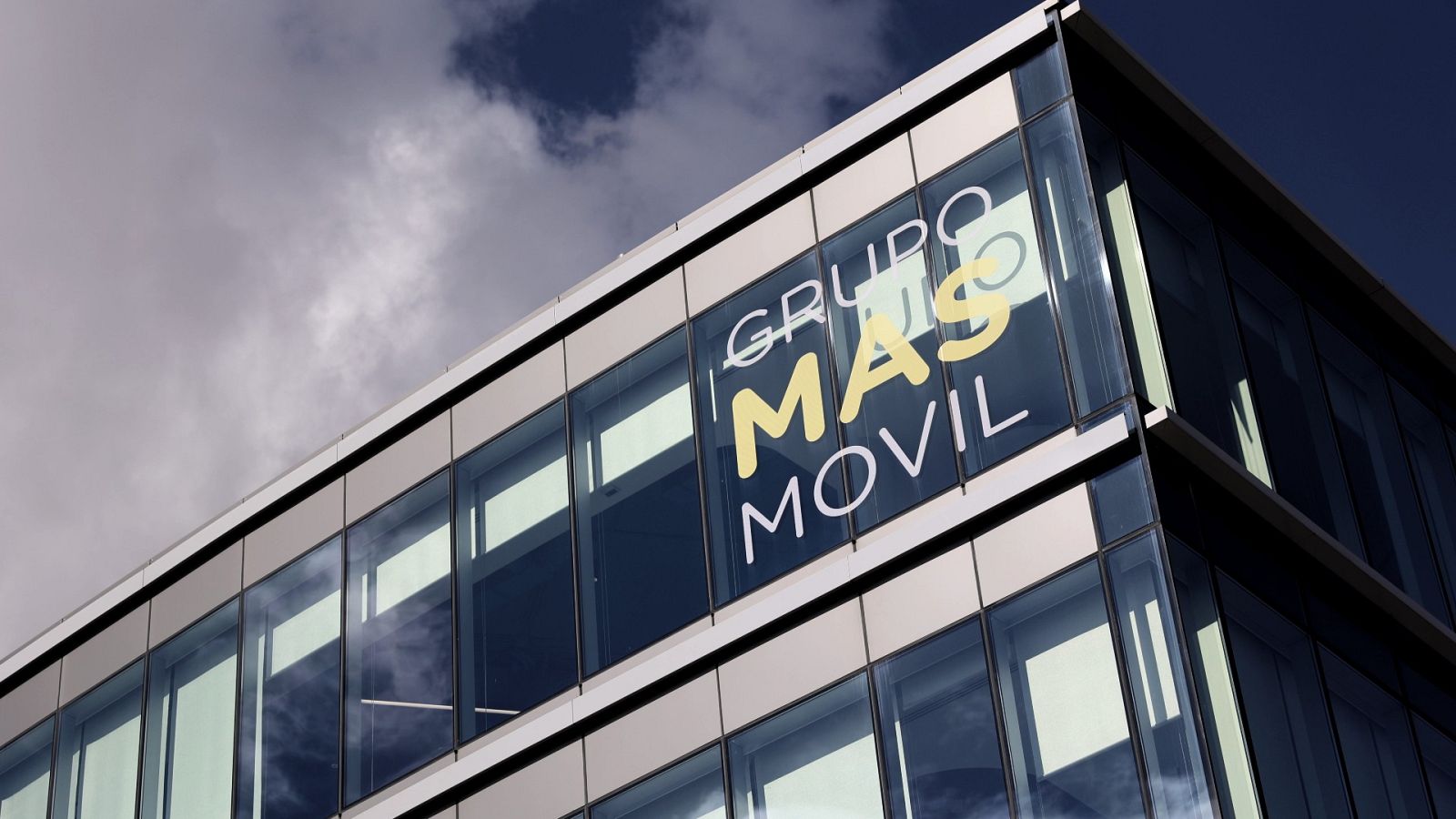 Las compañías de telecomunicaciones Orange y MásMóvil anuncian su fusión