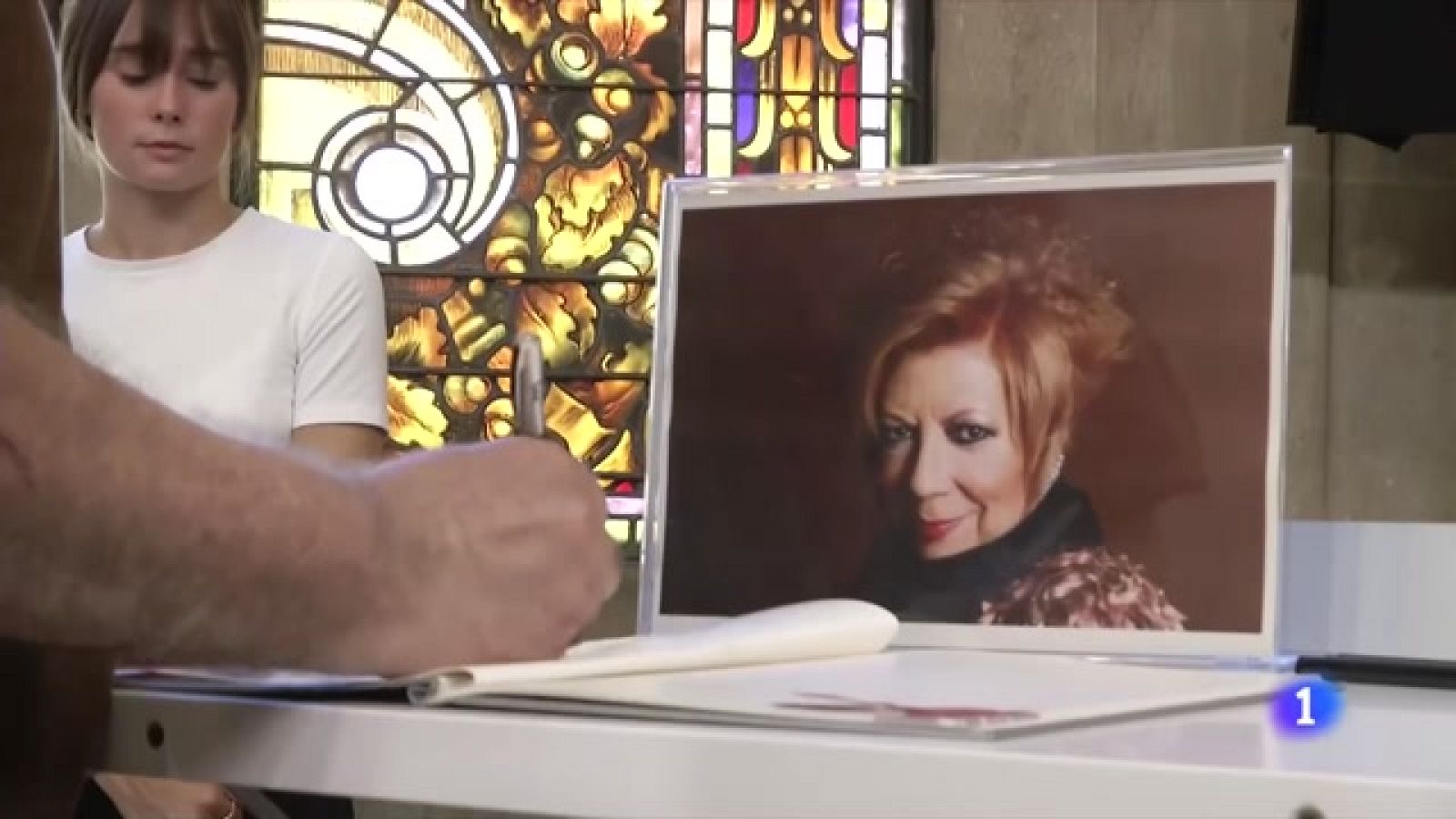 Els veïns Sants s'acomiaden de Núria Feliu