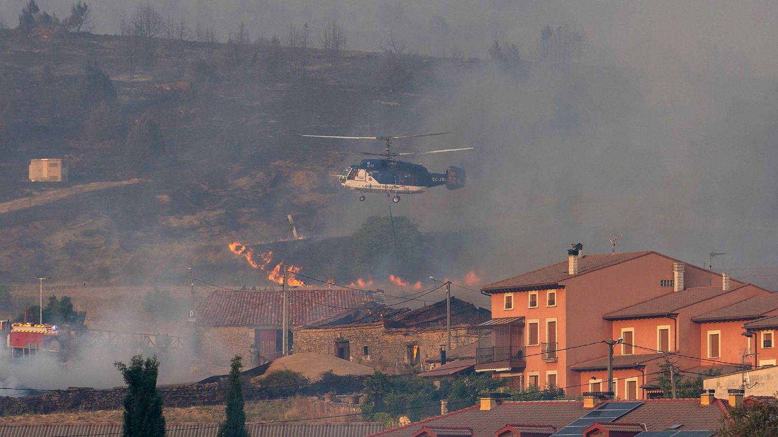 Incendios forestales: Continúan incendios Castilla y León y Tenerife