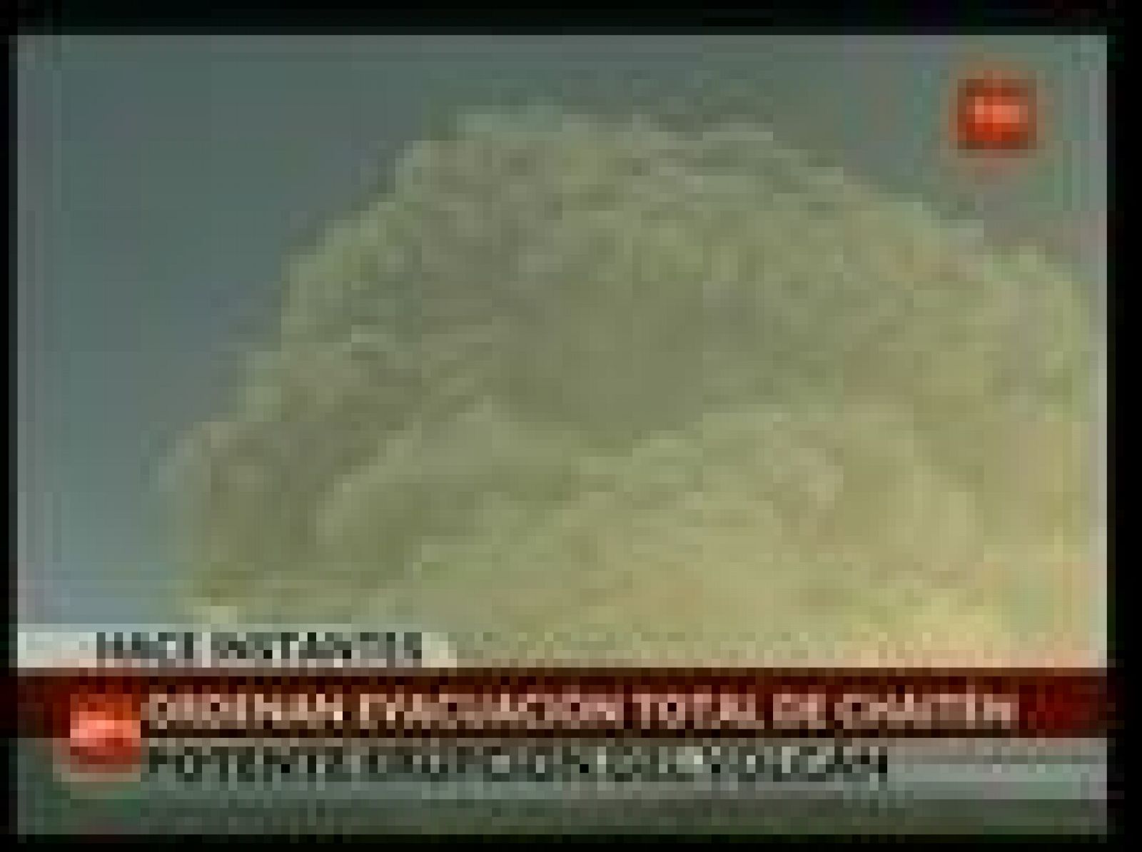 El volcán Chaitén, en Chile, ha comenzado a vomitar lava y ha obligado a la evacuación total del pueblo del mismo nombre.