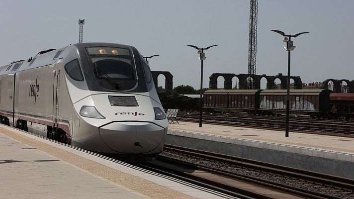 El tren rápido de Extremadura acumula retrasos diarios desde su puesta en marcha