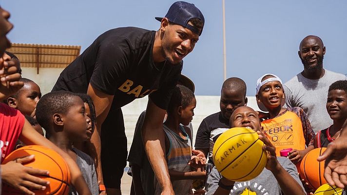 Edy Tavares y su lado más solidario