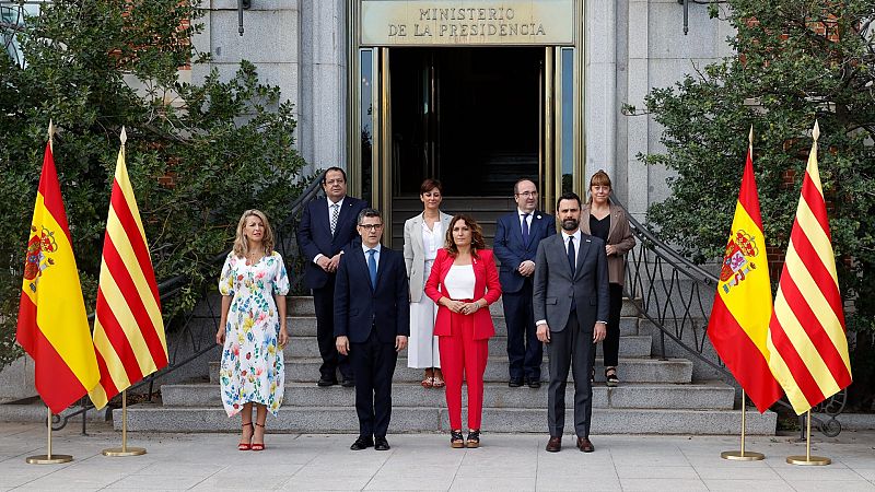 Gobierno y Generalitat acuerdan "superar la judicialización" del conflicto y reforzar el uso del catalán