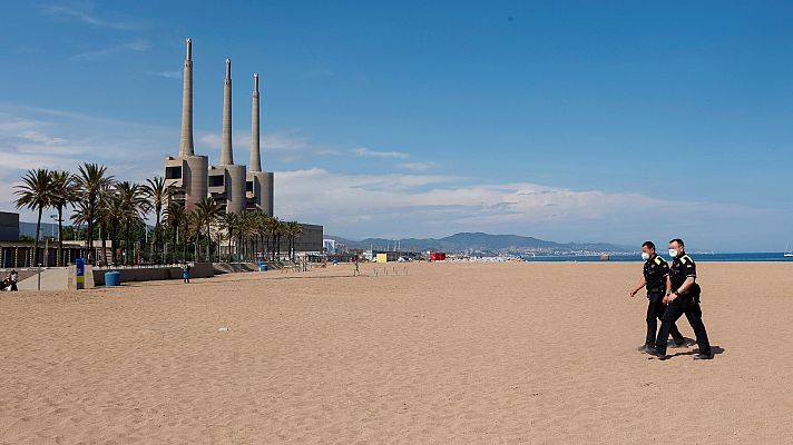 Telediario 1 - Cerrada la playa de Sant Adrià por contaminación industrial