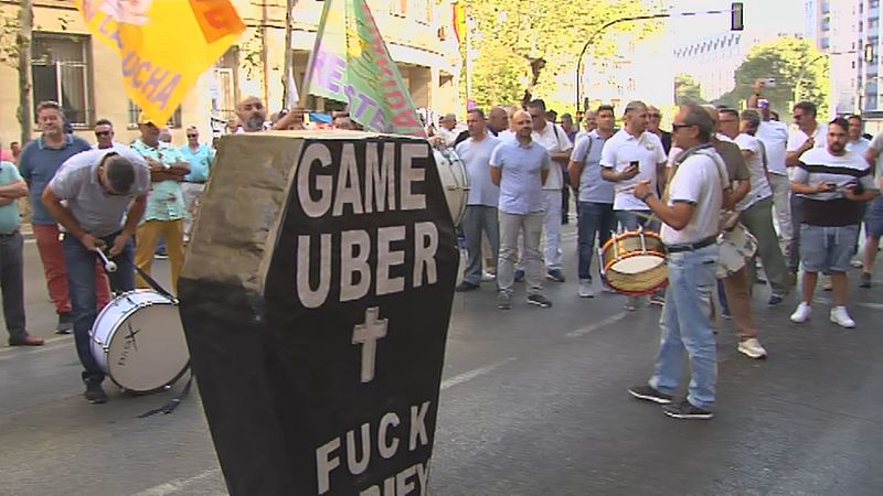 El sector del taxi se moviliza - Ver ahora