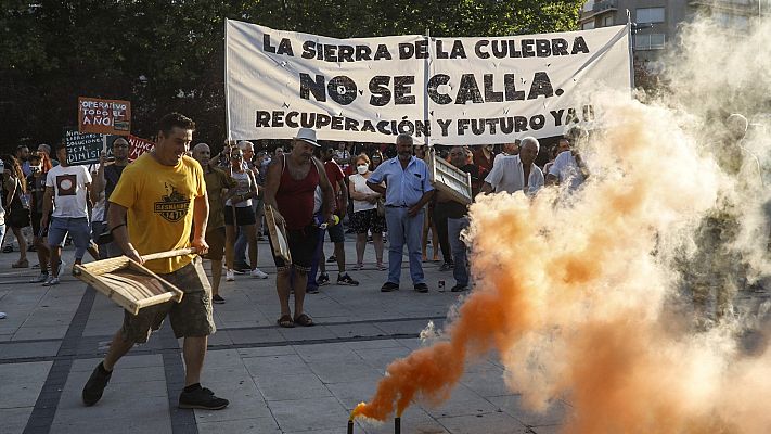 Miles de personas se manifiestan en Zamora por los incendios