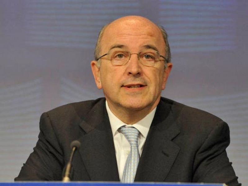 Joaquín Almunia, Comisario europeo de Competencia, se muestra convencido en "Los Desayunos" de TVE de que en 2010 volverá el crecimiento económico a la Unión Europea.