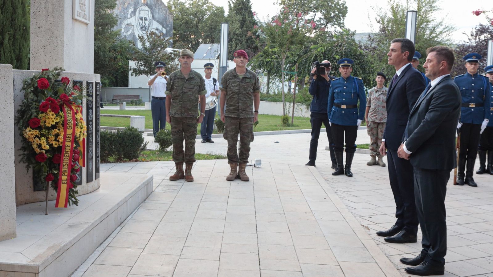 Sánchez preside en Mostar el homenaje a los militares españoles fallecidos en Bosnia