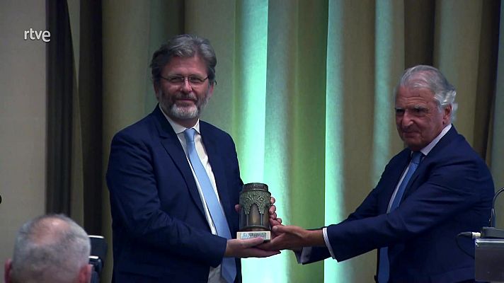 Shalom - La FCJE otorga el premio 'Senador Ángel Pulido'