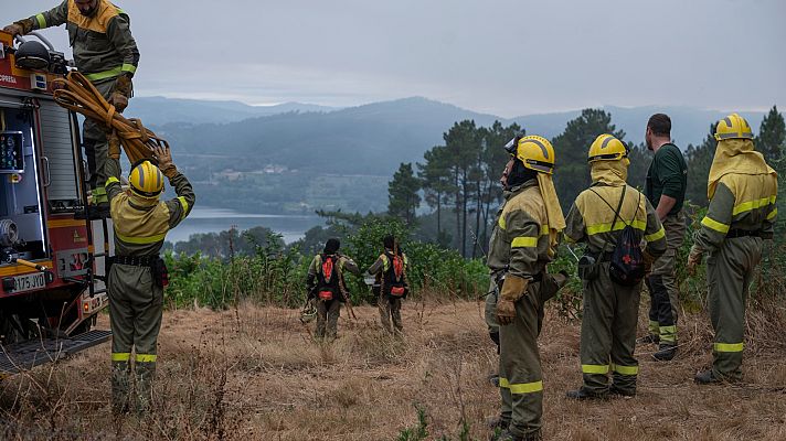 Continúan activos los incendios de Arbo y A Cañiza en Pontevedra