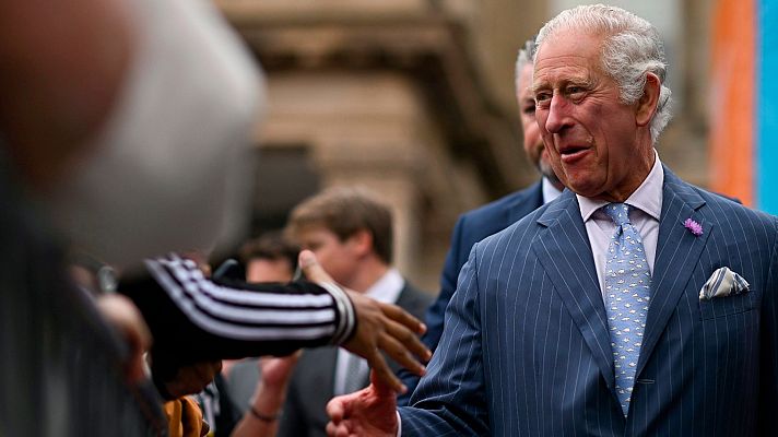 El príncipe Carlos habría recibido un millón de libras de la familia Bin laden