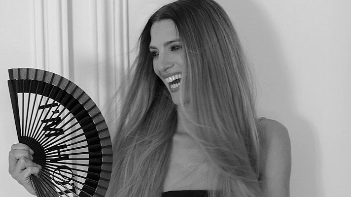 Flash moda - Abanicos joya, los preferidos de las famosas en verano