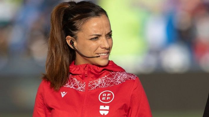 Eurocopa femenina | Marta Huerta, árbitra española: "El fútbol femenino se va equiparando al masculino"           