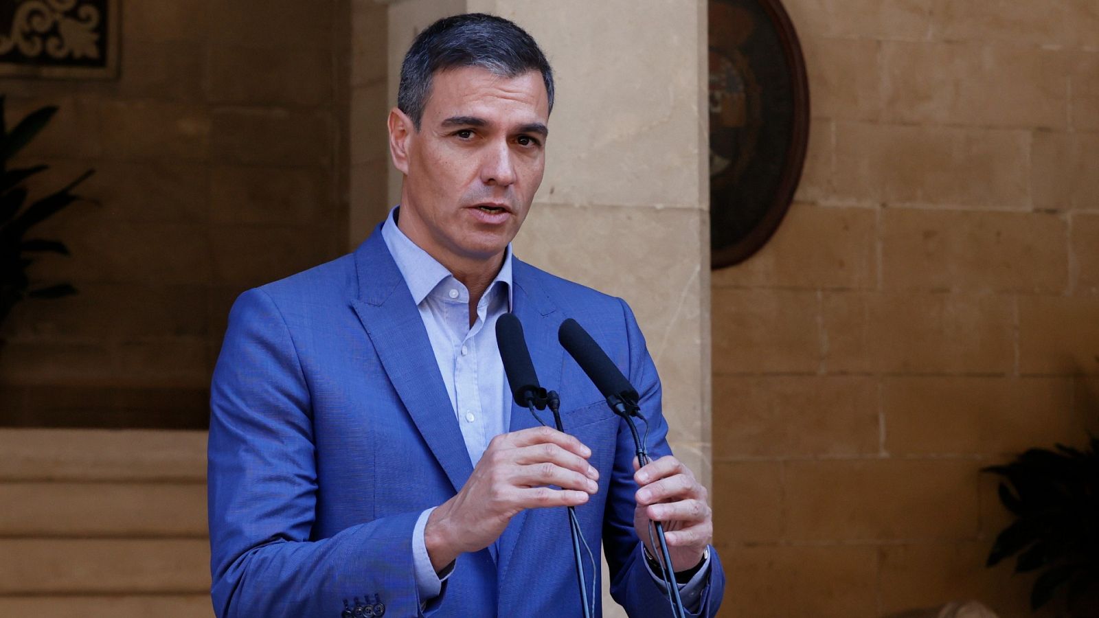 El Gobierno bonificará hasta el 100% del transporte ferroviario de Baleares y hasta un 50% de los autobuses en Canarias, como ha anunciado este martes Pedro Sánchez