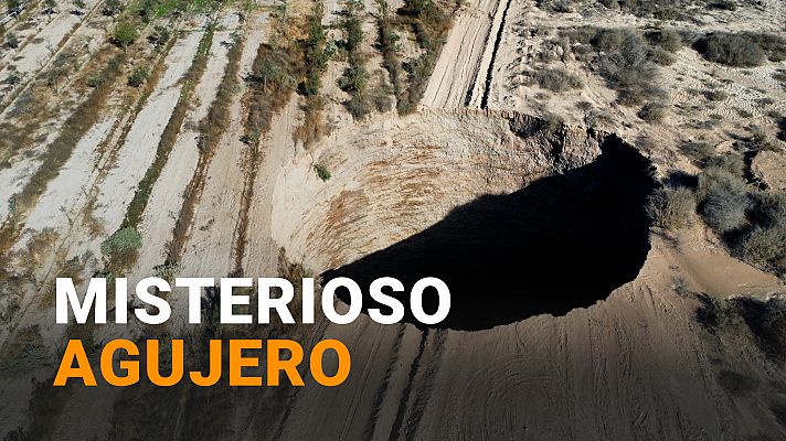 Modo Digital - Aparece un misterioso socavón de 25 metros de diámetro y 200 de profundidad en la región de Atacama, Chile