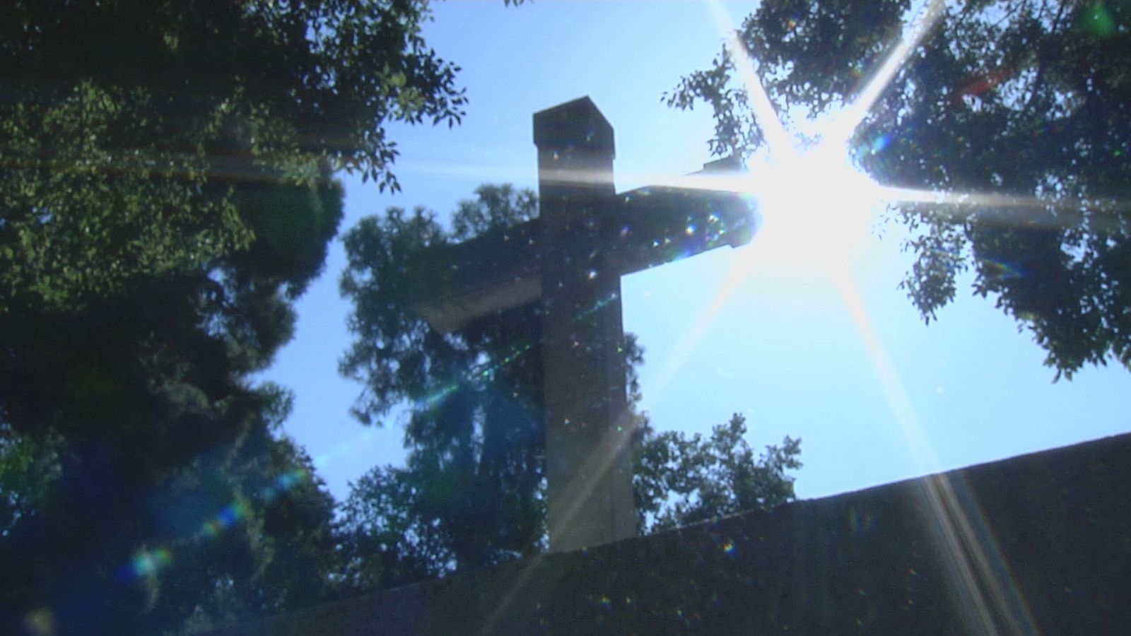 Polémica retirada de la cruz franquista del parque Ribalta de Castelló