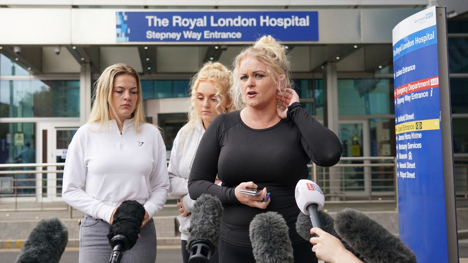 Los padres de Archie, un niño en muerte cerebral en Reino Unido por un reto viral, piden que no se le desconecte