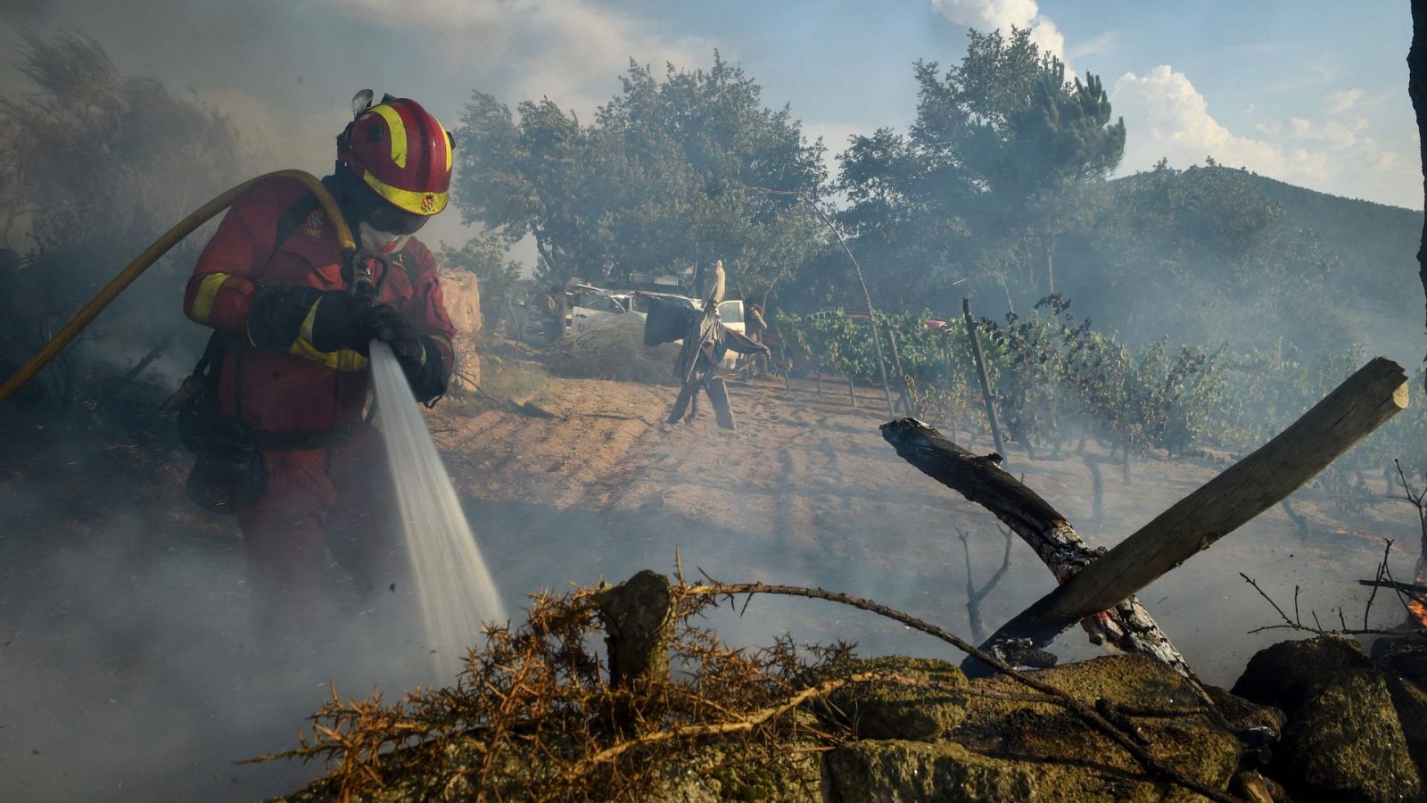 El incendio de Verín ya no es una amenza para los vecinos