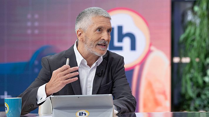 La hora de La 1 - Marlaska niega que apagar los escaparates genere inseguridad: "Corresponde a las administraciones públicas el tener una iluminación adecuada"