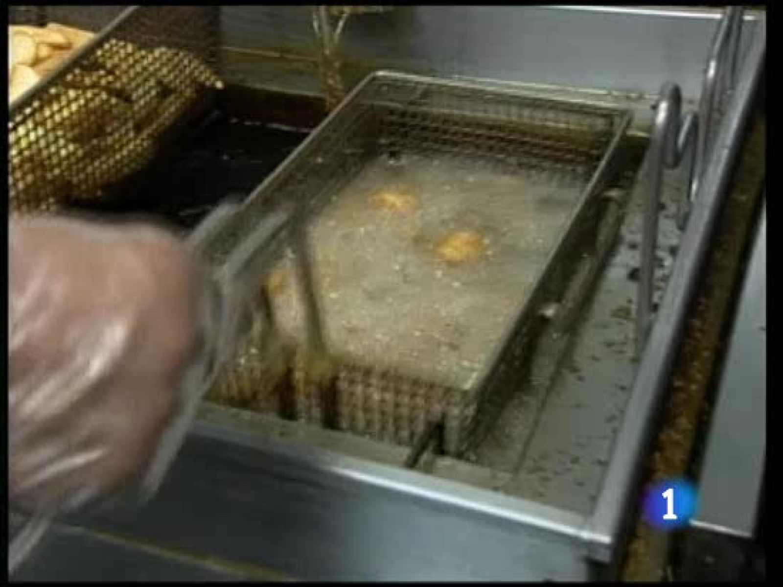 El alcalde de Nueva York ha pedido a los restaurantes de la ciudad que reduzcan la sal de sus platos. Según los médicos se podrían salvar casa año medio millón de vidas si esta iniciativa se extendiera por el país.