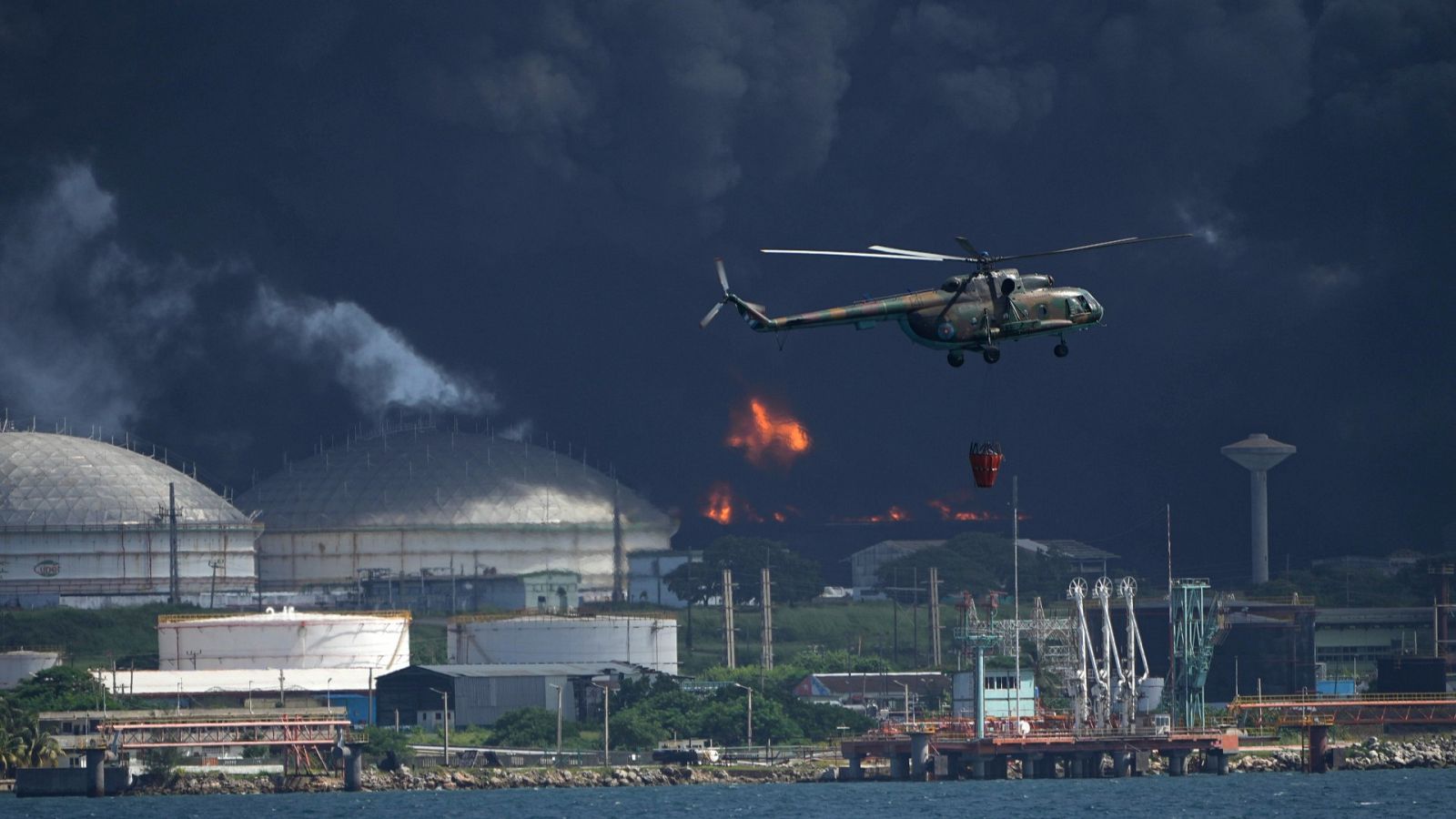 Cuba: Decenas de heridos en la explosión de una planta de combustible