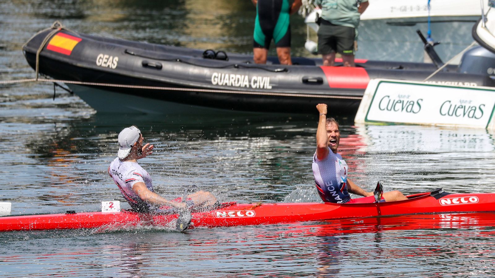Urban y Candy hacen historia en el descenso del Sella - ver ahora