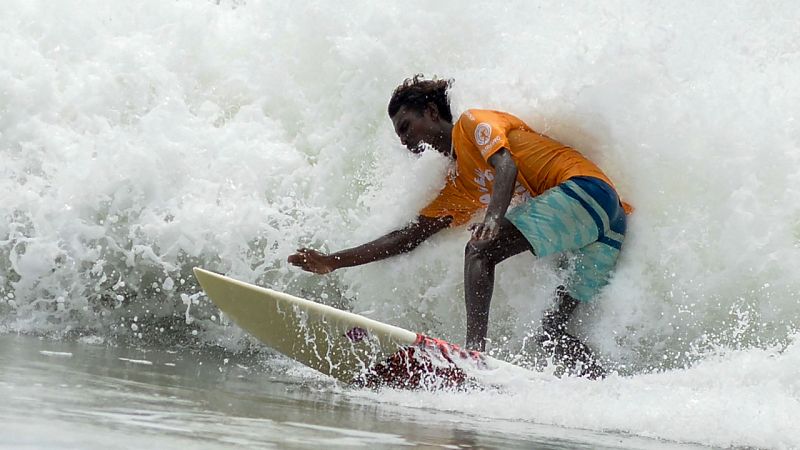 El festival Surf, Music and Friends homenajea a los socorristas - ver ahora