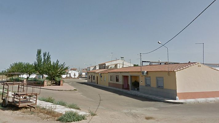 Telediario Fin de Semana - Ruecas se reinventa para no perder vecinos