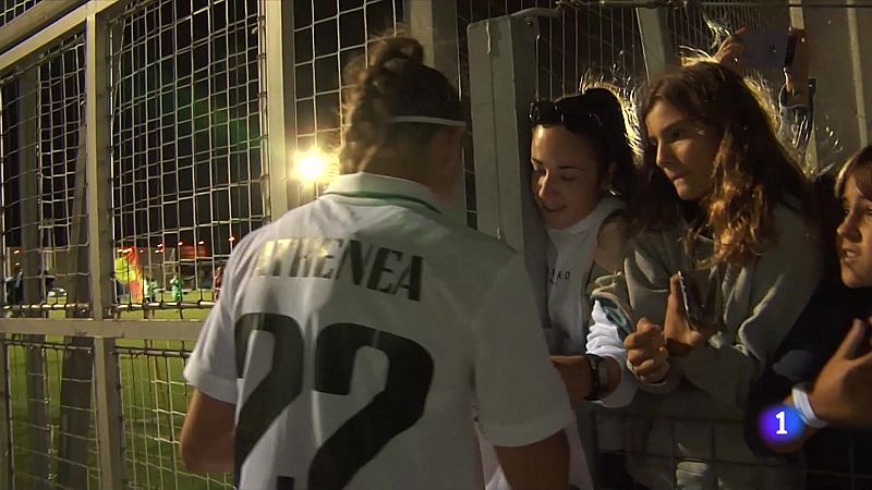 Esther y Athenea se incorporan a la pretemporada del Real Madrid como estrellas -- Ver ahora