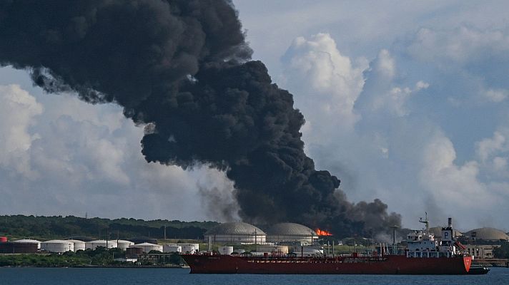 El gran incendio en Matanzas, Cuba, sigue activo