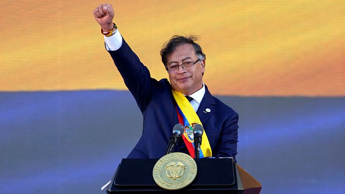 Gustavo Petro toma posesión como presidente de Colombia y se convierte en el primer líder de izquierdas del país