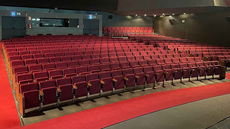 Desde el Teatro Concha Espina de Torrelavega