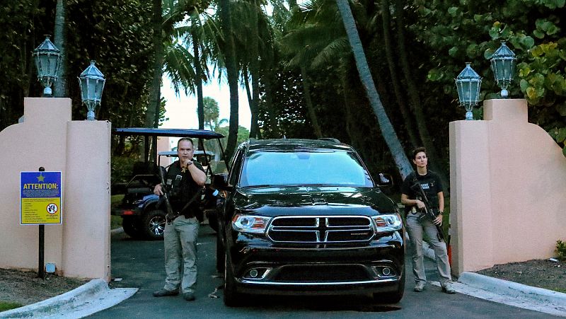 El FBI busca documentos oficiales en la casa de Trump en Florida