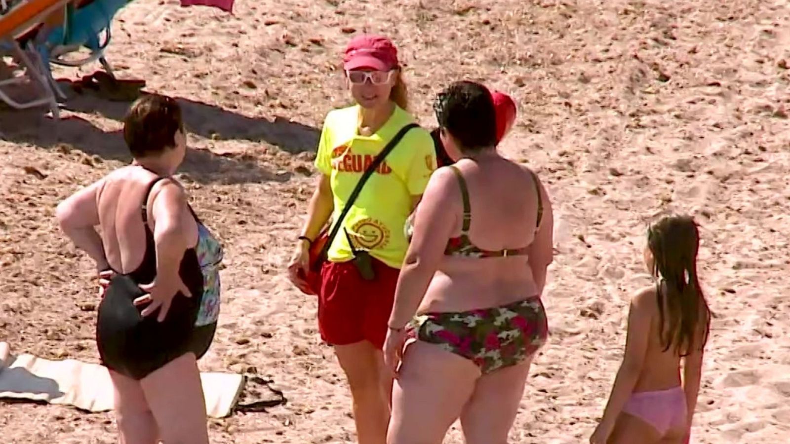Silvia es técnico de emergencias sanitarias y socorrista en las playas de Alicante - Ver ahora