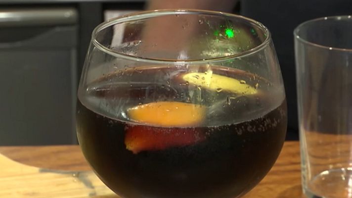 Telediario 1 - 50 años de la invención del 'kalimotxo'