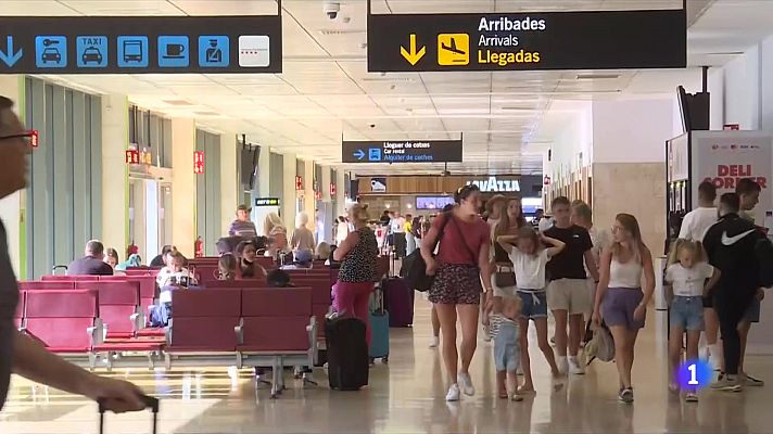 L'Informatiu - Mitja dotzena de vols cancel·lats per la vaga a Easyjet