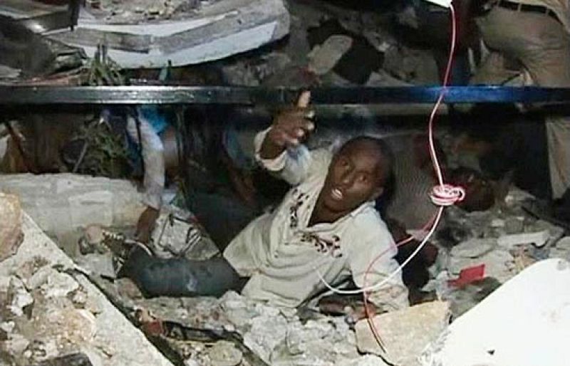 Haití busca a sus víctimas en la noche