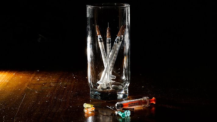 Telediario 1 - Reino Unido, uno de los primeros países en sufrir el fenómeno de los pinchazos en el ocio nocturno