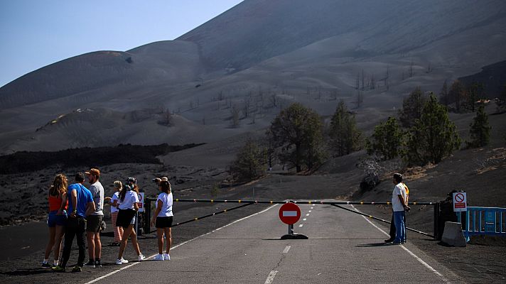 Sánchez anuncia una inversión de tres millones de euros para implantar una red de vigilancia de gases tóxicos en La Palma