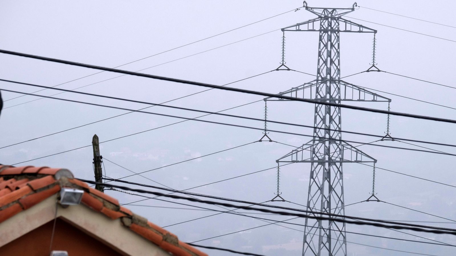 Ribera: 3,7 % de descenso de demanda energética con las medidas de ahorro