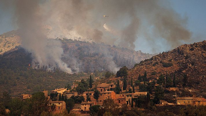 El incendio de Bejís llega a la provincia de Valencia y el de Vall d'Ebo arrasa más de 11.500 hectáreas