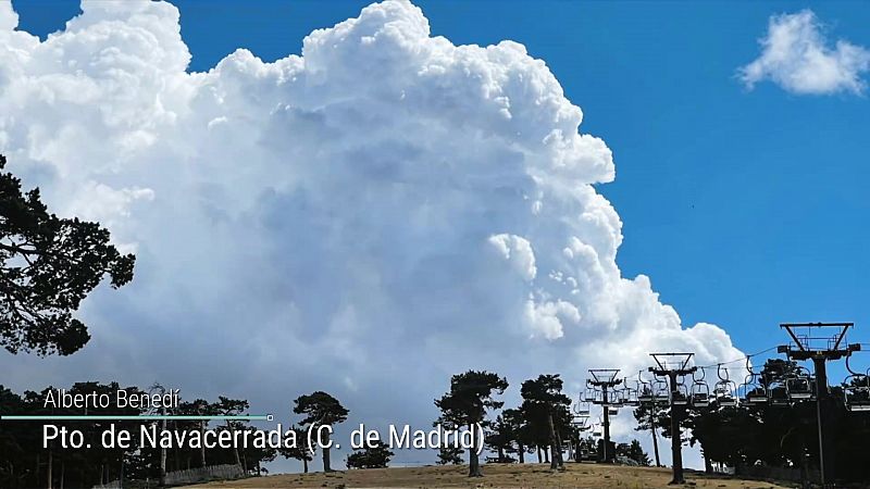 Predominio de cielos nubosos en el extremo norte peninsular con precipitaciones que pueden ser localmente fuertes o persistentes en el Cantábrico - ver ahora