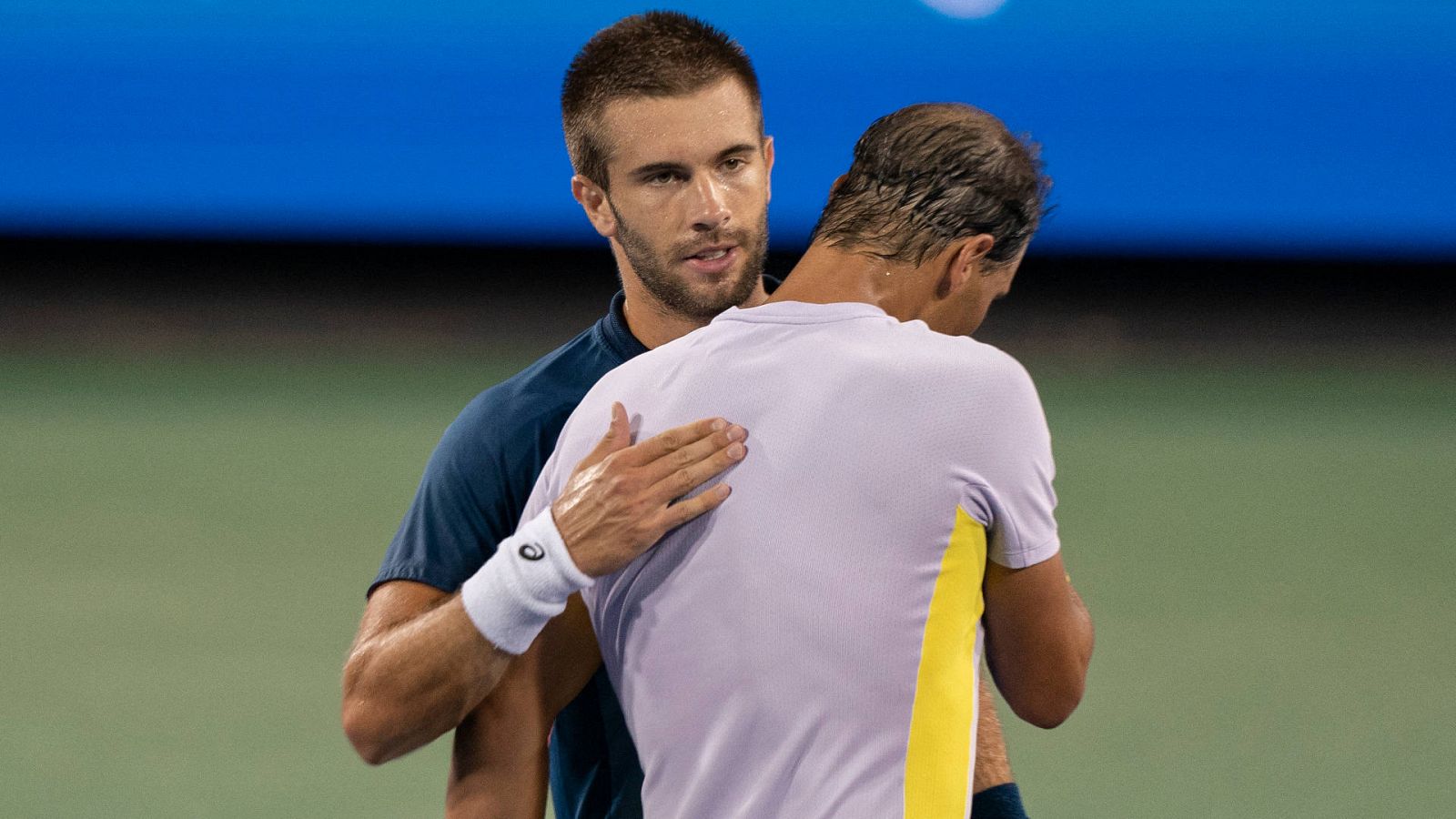 Nadal no puede con Coric en su regreso a las pistas en Cincinnati -- Ver ahora