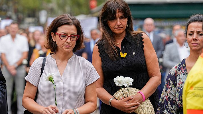 Borràs defiende que los actos de homenaje a víctimas son "sagrados" y cree "fuera de lugar" la interrupción del minuto de silencio