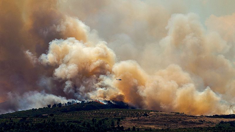 El incendio forestal de Bejís sigue activo con dos focos más virulentos  