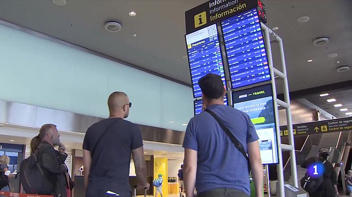 L'Informatiu - Cancel·lacions i retards per la vaga de pilots a easyJet