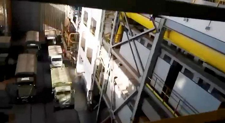 Informativo 24h - Un vídeo muestra vehículos militares rusos en un reactor nuclear en Zaporiyia
