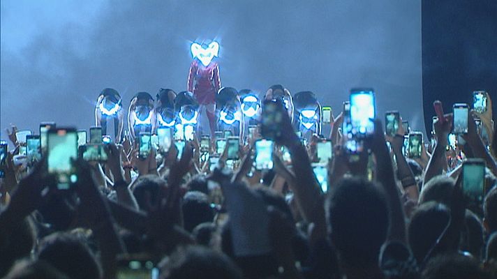 L'Informatiu - Viure concerts a través d'una pantalla